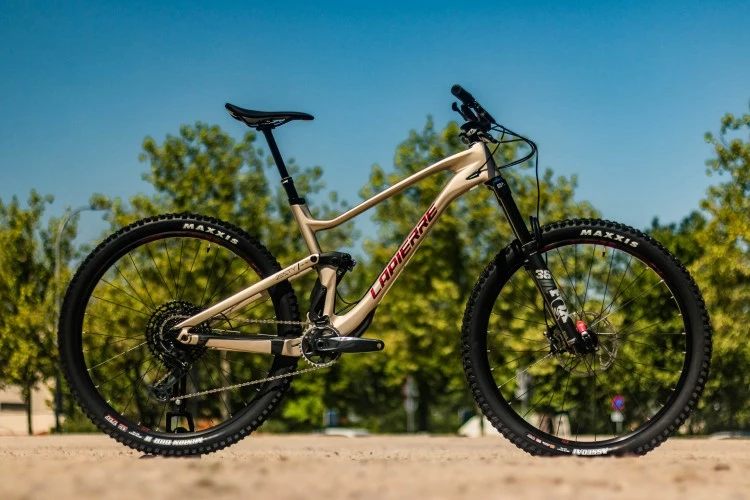 BICICLETA MONTAÑA ENDURO LAPIERRE ZESTY AM CF 7.9 2022 1 BICICLETA MONTAÑA ENDURO LAPIERRE ZESTY AM CF 7.9 2022